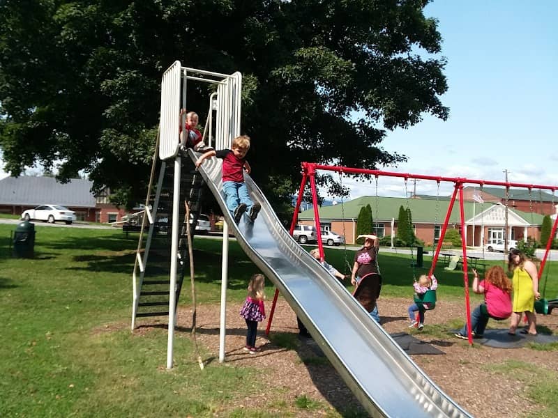 Inn Lawn Park - Image 1
