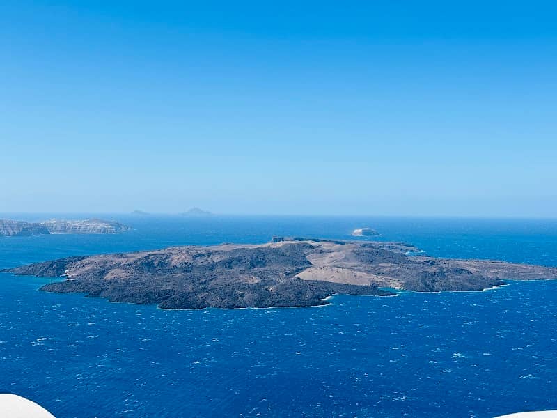 View of Blue Dome of Imerovigli - Image 3