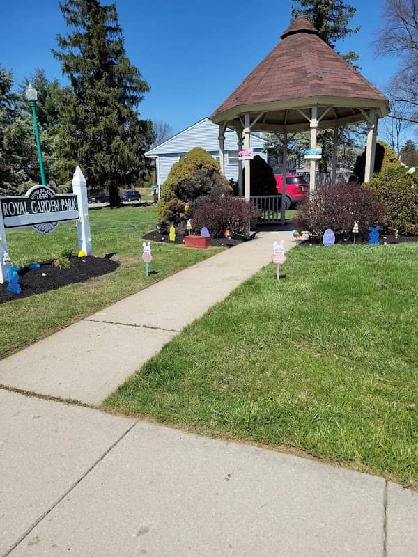 Royal Garden Park - Image 1