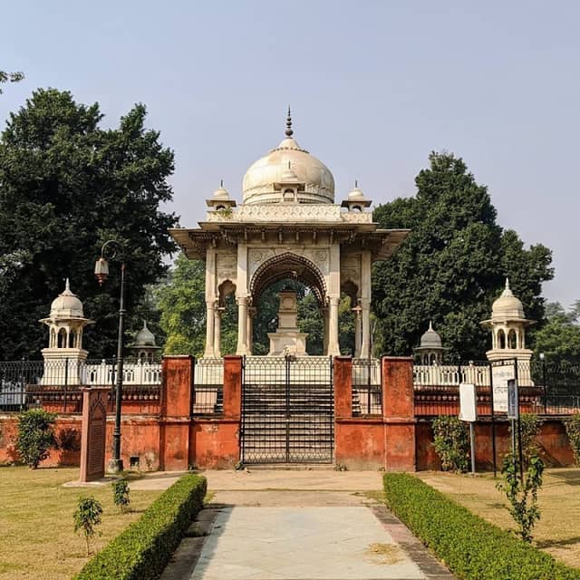 Victoria Memorial, Lucknow - Image 1