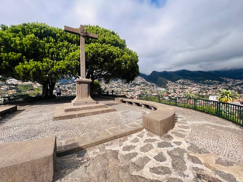 Pico dos Barcelos viewpoint - Image 1