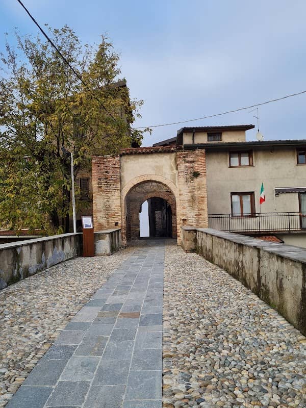 Portale castello Ricetto - Image 1