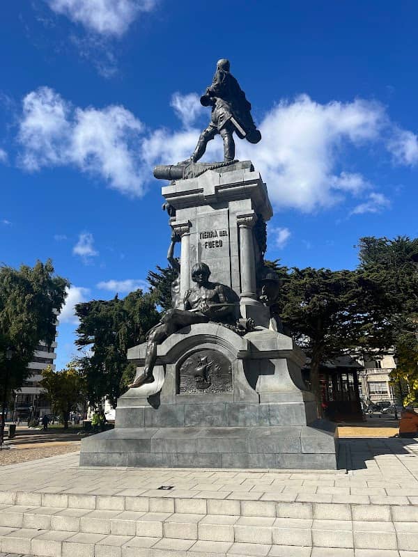 Monumento Hernando De Magallanes - Image 1