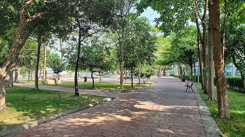 Soi Rangsit-Pathum Thani 8 Public Park - Image 1