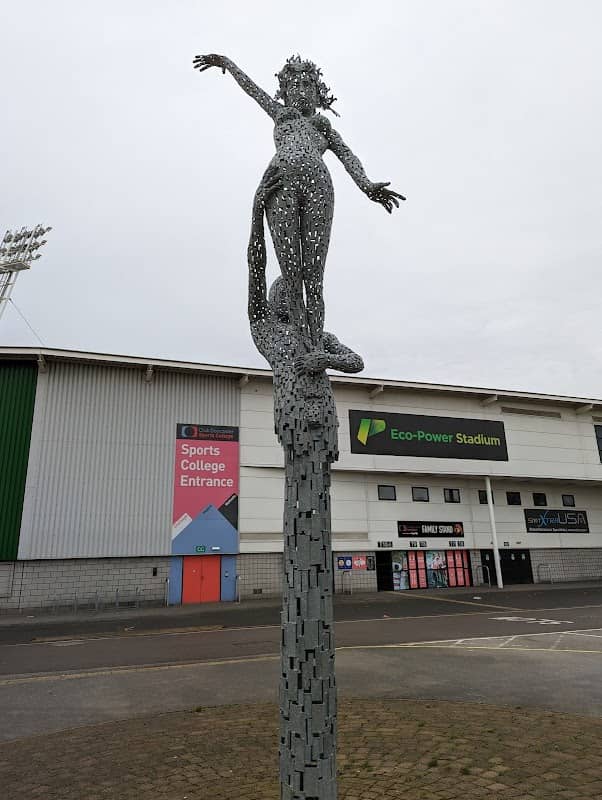 Nike and Hephaestus by Andy Scott - Image 2