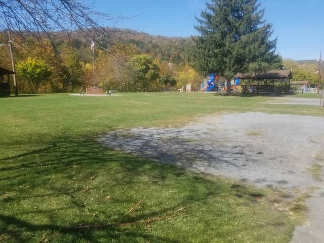 Creekside Park - Image 1