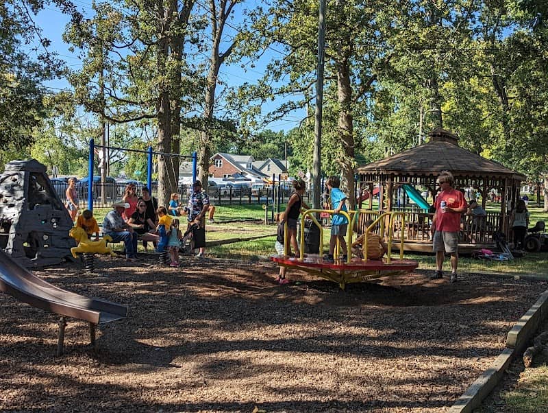 Community Club Park - Image 2