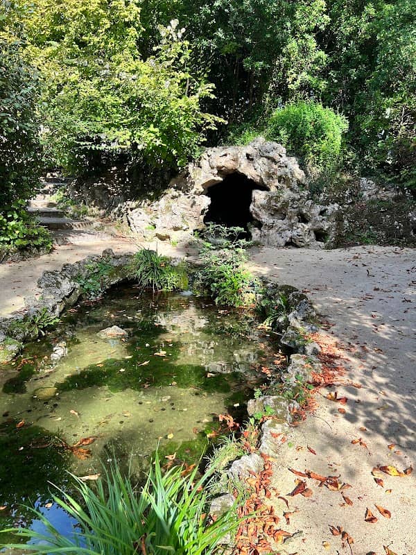 La grotte et les cascades - Image 1