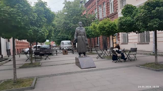 Prospekt Mira Avenue - Image 1