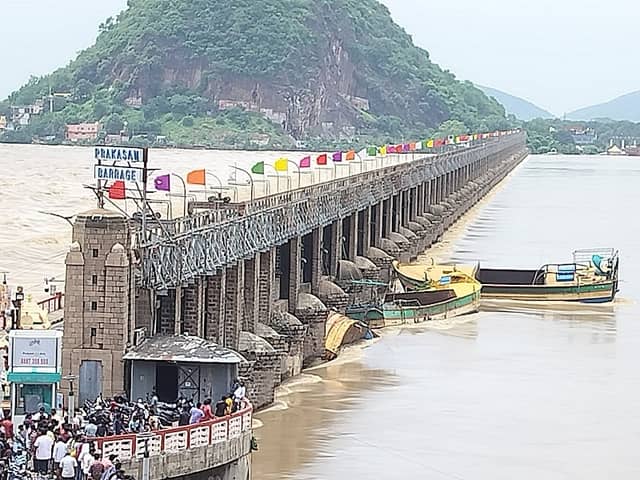 Prakasam Barrage - Image 1