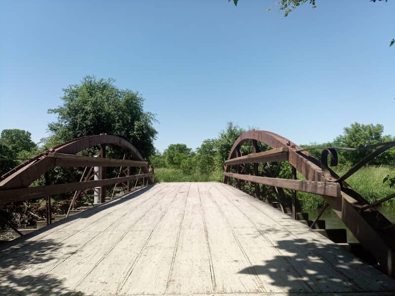 Hidden Lake Forest Preserve - Image 2