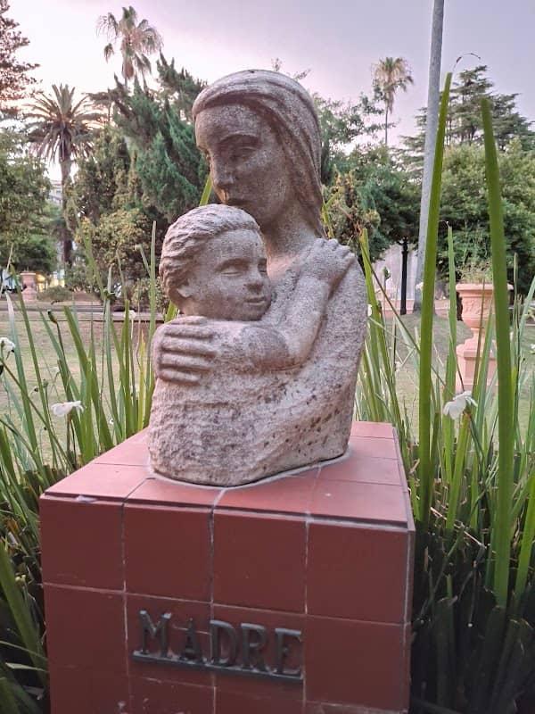 Monumento a la madre - Image 2