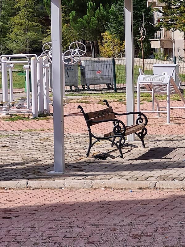 Memur Evleri Parkı - Image 1