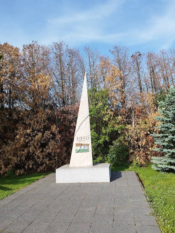 Hősi emlékpark - Image 1