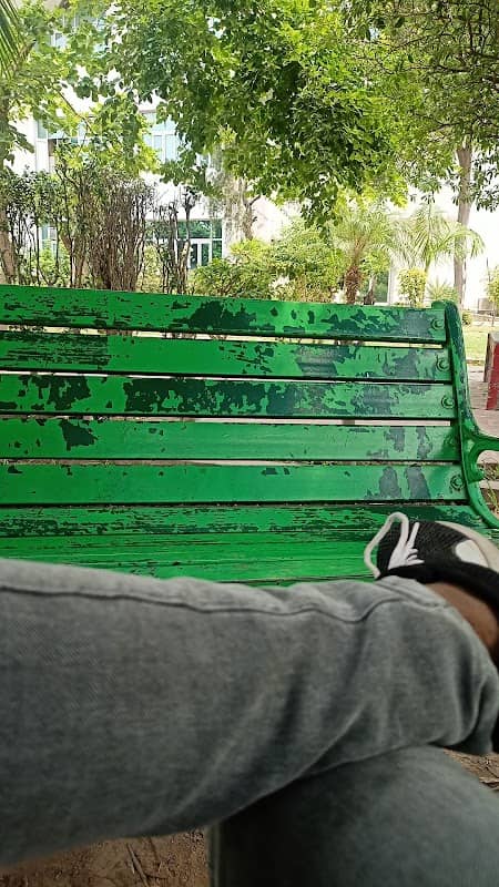 Seating area - Image 1