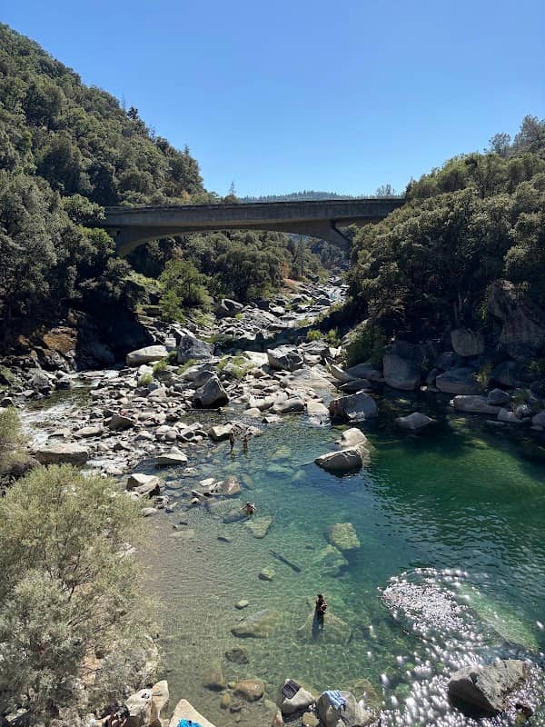 Hoyt Crossing Trailhead - Image 2
