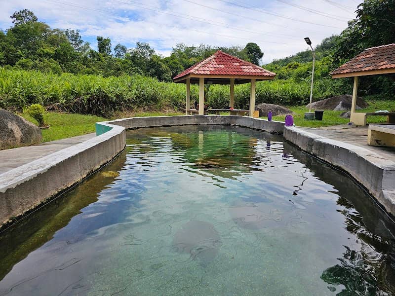 Kolam Air Panas Kuala Kubu Baru - Image 1