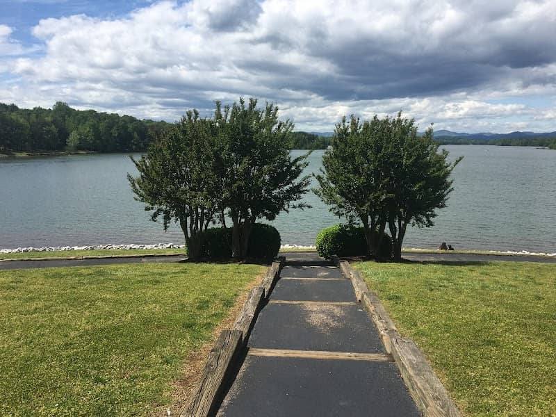 Lake Robinson - Image 1