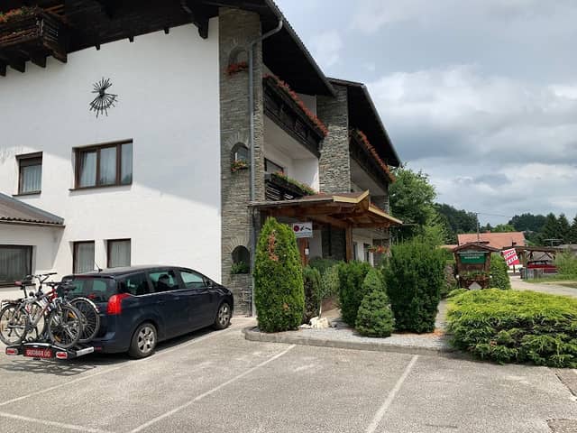 Hotel Keutschacherhof Hotels - Image 1