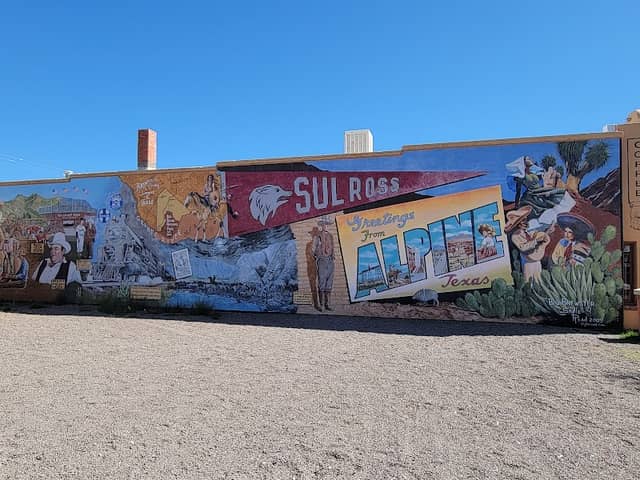 Art Alley - Image 1