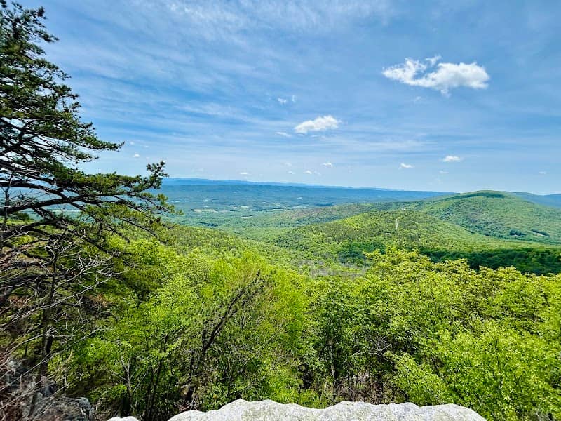 Tuscarora Trail Eagle Rock Trailhead - Image 1