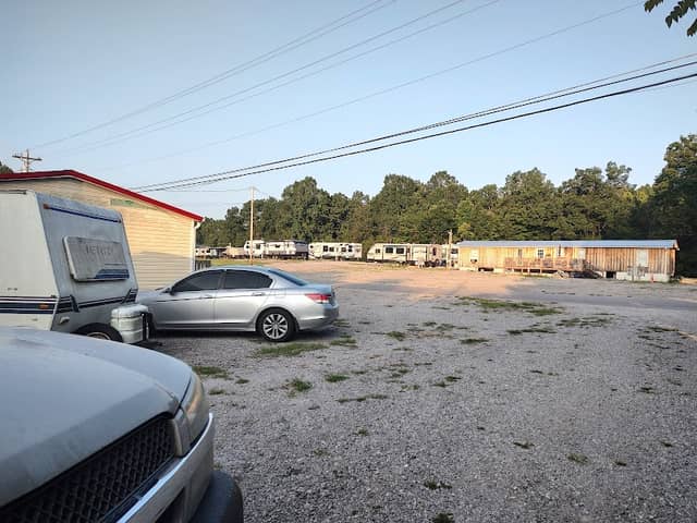 Johnny's rv park - Image 1