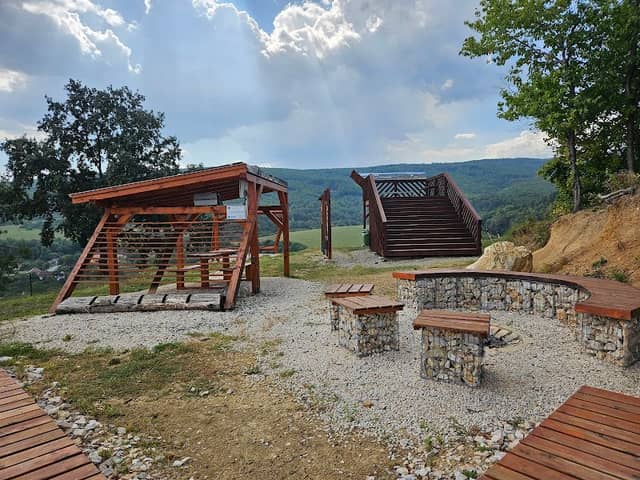Vyhliadková veža nad Tuhárom - Image 1