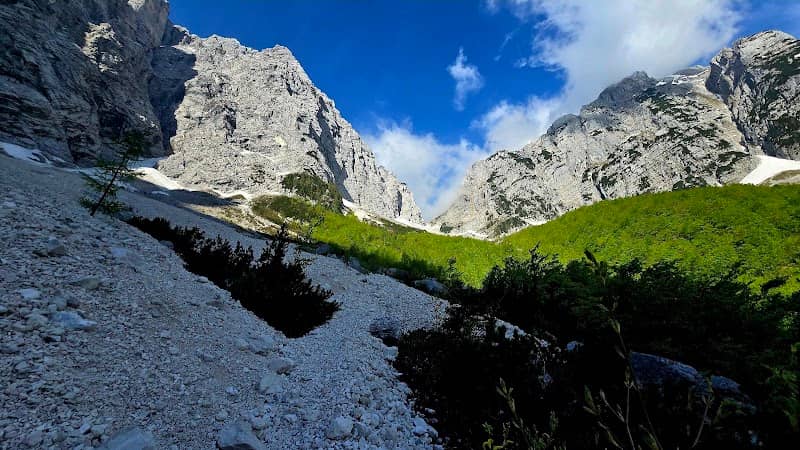 Luknja - Image 1