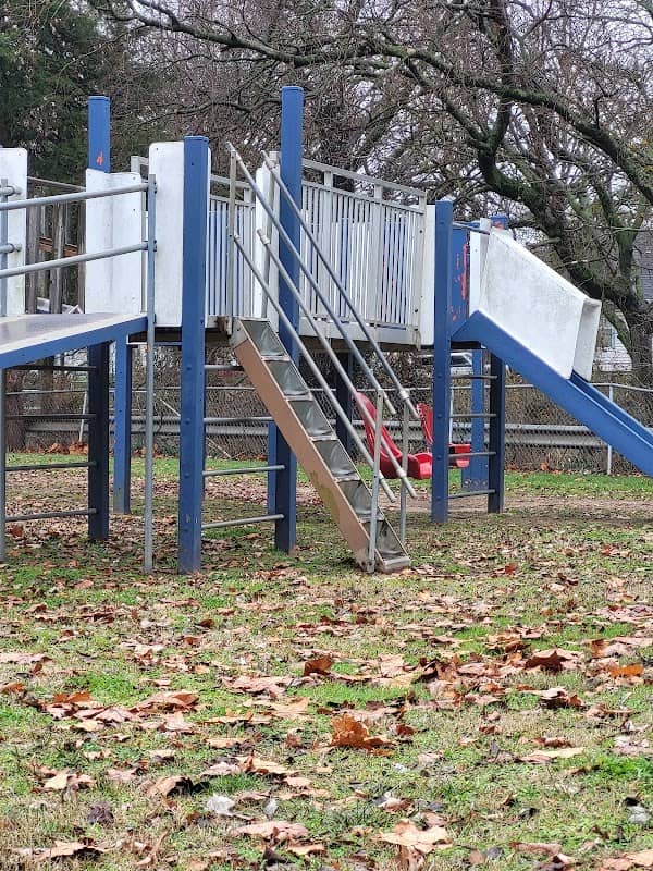 Redbud park - Image 1