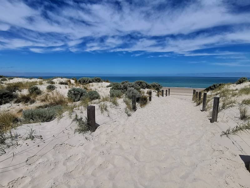Harold and Cynthia Anderson Reserve - Image 2