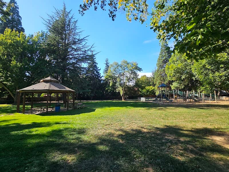 Evergreen Park - Image 1