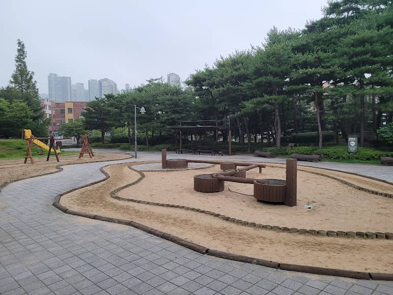 황새말공원 - Image 1