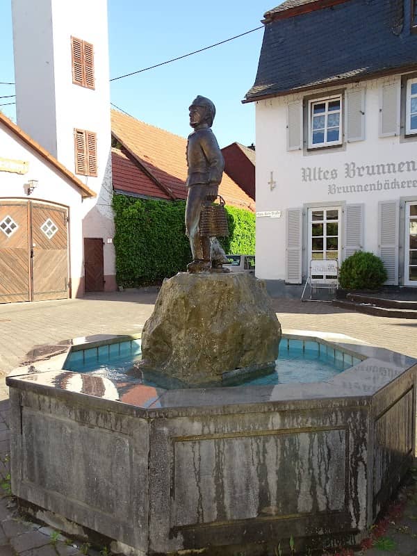 Herbert-Muth-Brunnen - Image 1