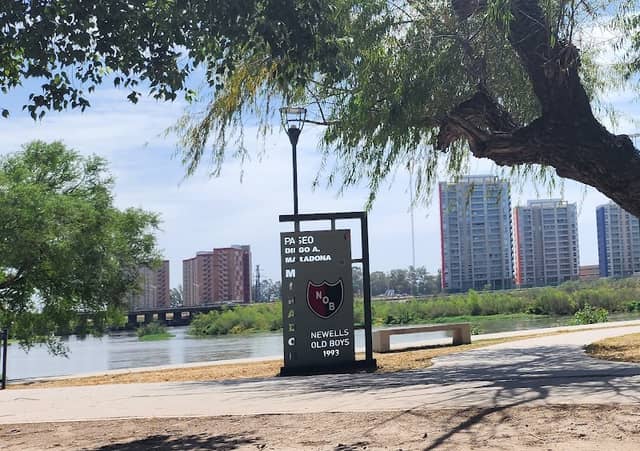 Paseo Maradona Cartel Newells - Image 1