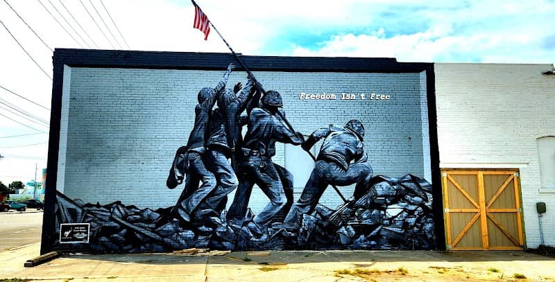'Clay Center Veterans' Mural - Image 1
