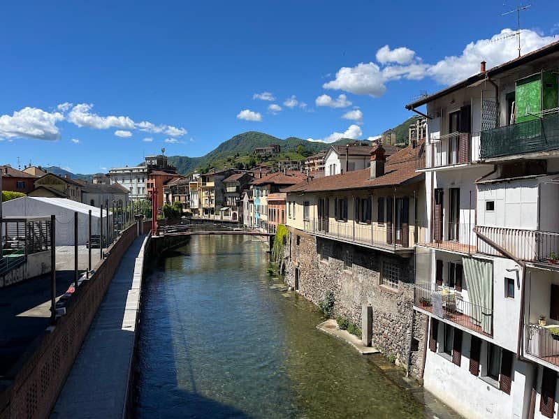 River walk - Image 1