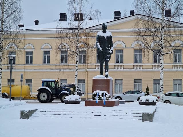 Marshal's statue - Image 2