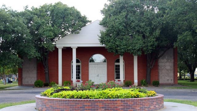 Memory Gardens of Amarillo - Image 1
