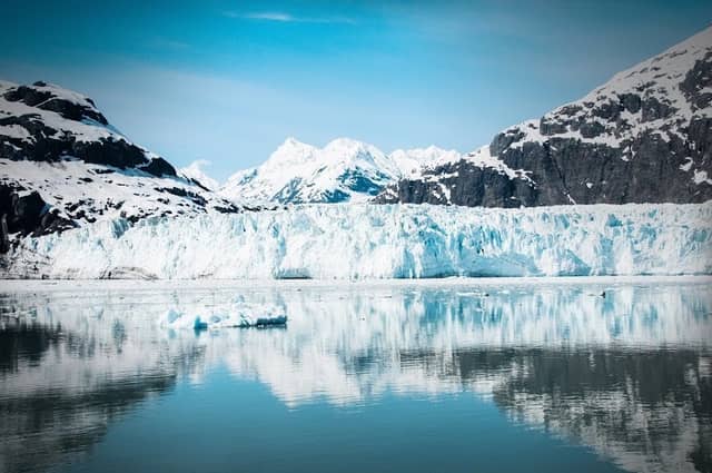 Margerie Glacier - Image 1