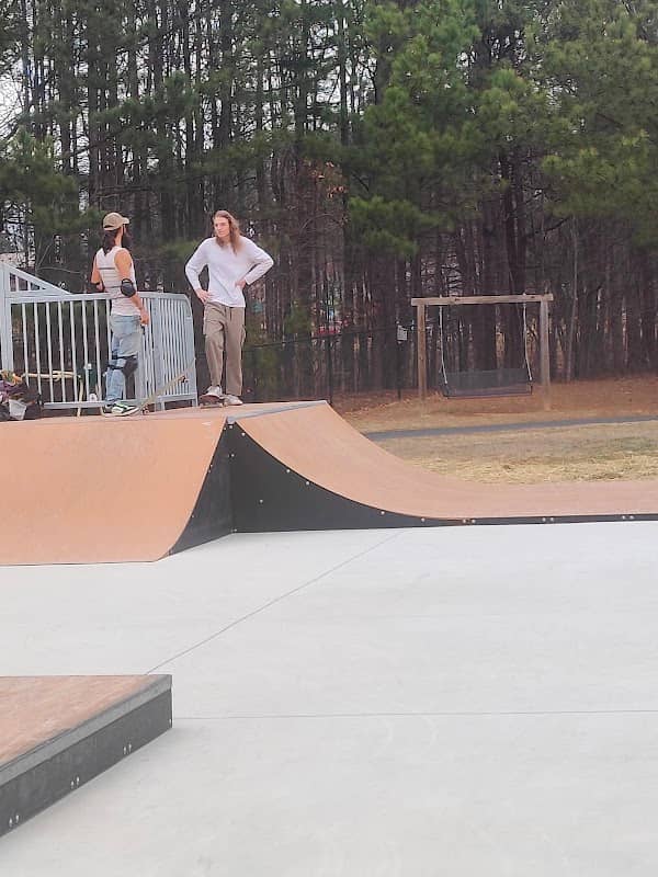 Dawsonville skate park - Image 1