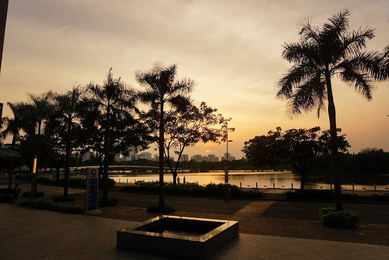 Công viên bảo tồn Hồ Bán Nguyệt - Image 2