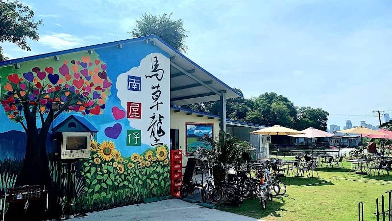 Ma Tso Lung Blue House - Image 1