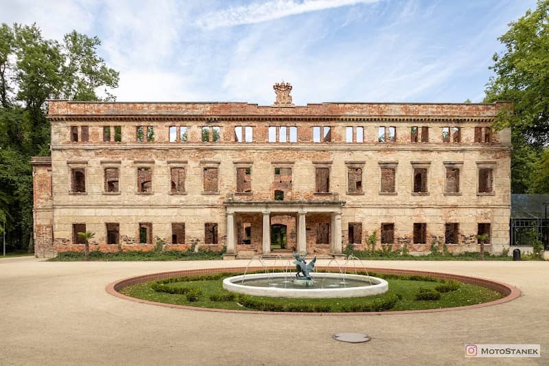 Zatonie Palace - Image 1