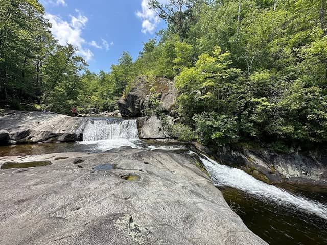 Gragg Prong Falls Parking - Image 1