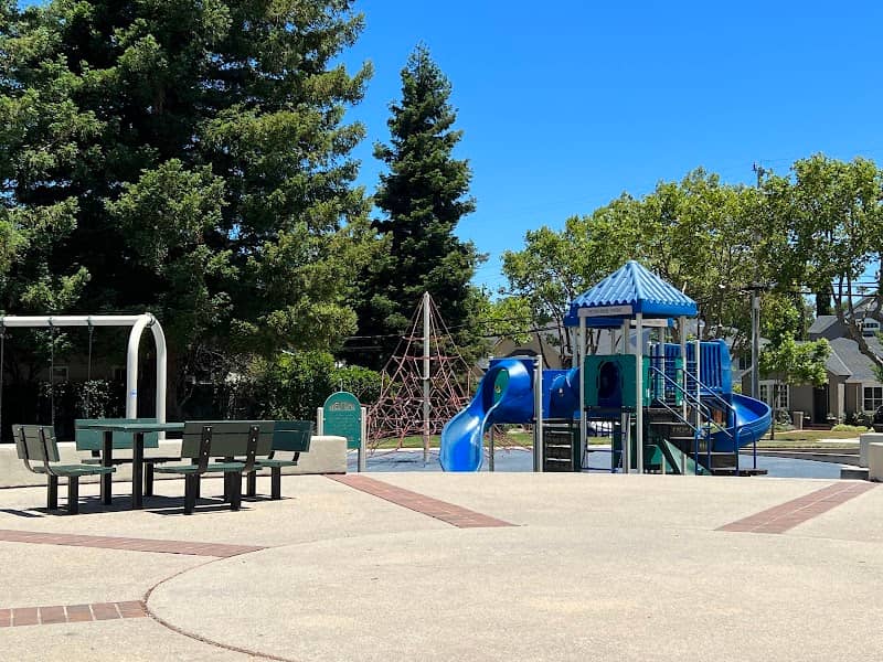 Pershing Park - Image 1