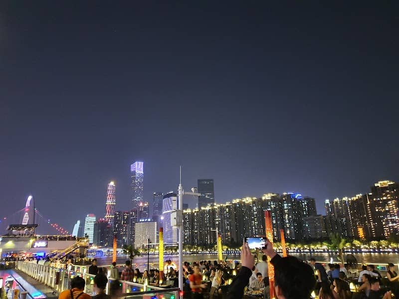 Party Pier Plaza - Image 2