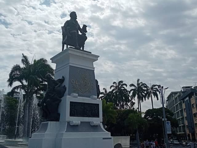 José Joaquín de Olmedo Monument - Image 1