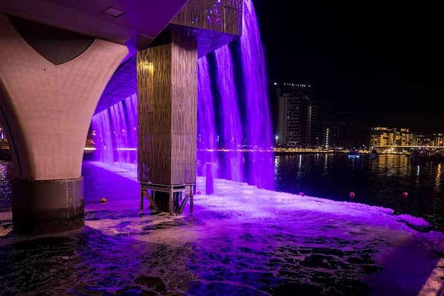 Dubai Waterfall - Image 3