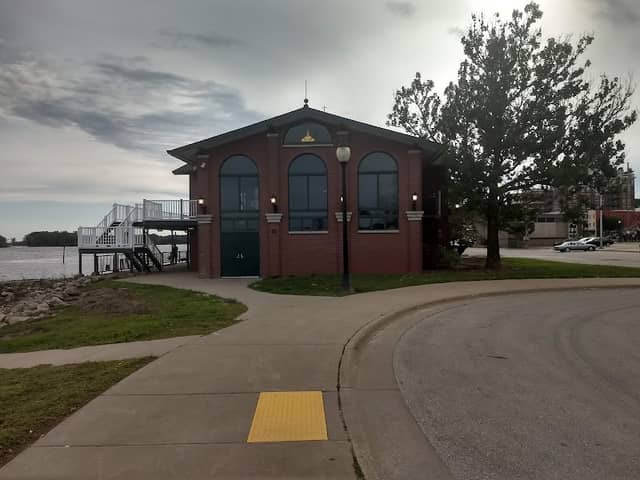 Riverside Park - Image 2