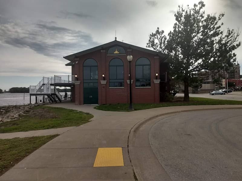 Riverside Park - Image 2